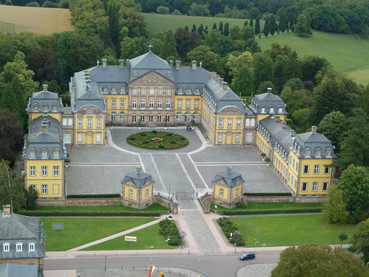 Luftbild des Bad Arolser Schlosses